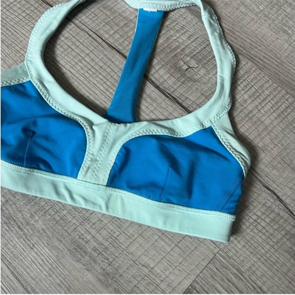 RARE LULULEMON Run: Sprint Bra Beach Blanket
Blue Aquamarine - Picture 8 of 14